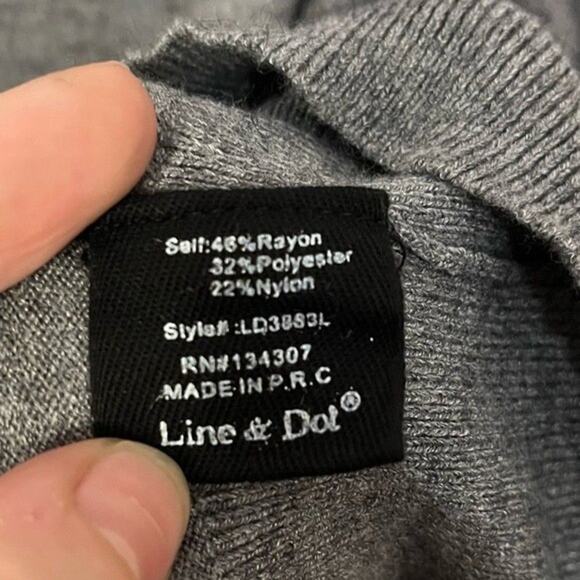 NEW Line + Dot | Gray Ruffle Shoulder Sweater Size S - Picture 4 of 5